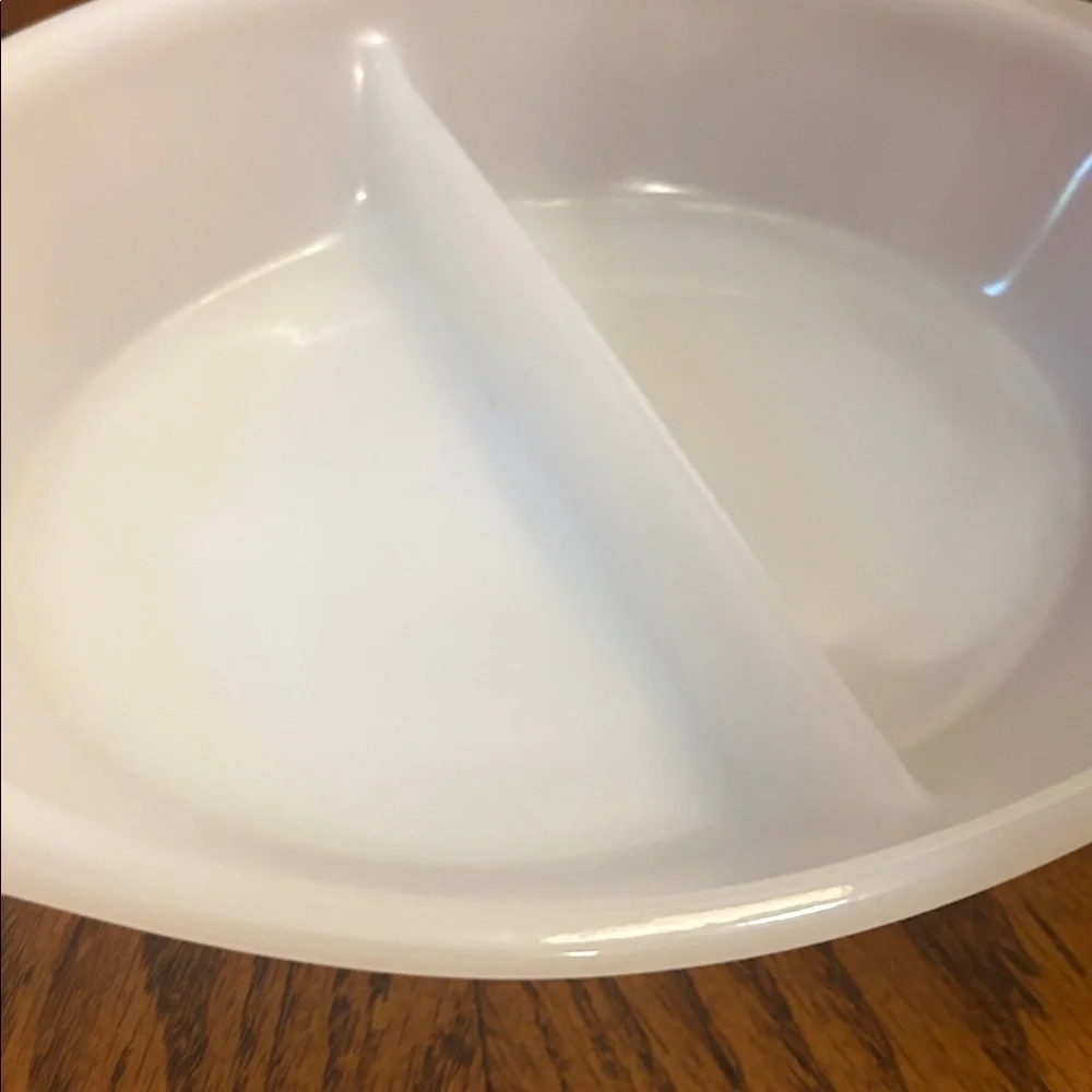 2 Pieces of Vintage Kitchenware Fireking Glasbake MCM Casserole & Mixing Bowl